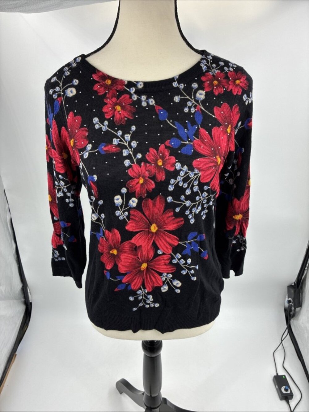 Emily Daniels Womens Petite Small Black Floral Sweater Red Blue 3/4 Sleeve - Picture 3 of 9